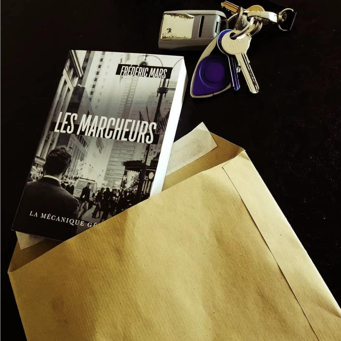 ringeditions's tweet photo. « Ce livre est addictif. La tension est palpable constamment. On se demande si, en tournant une page ou en changeant de ligne, une nouvelle bombe ne va pas encore exploser. »
→ https://t.co/6IlLCXiCuI
#LesMarcheurs #FredericMars #Thriller https://t.co/jTvUvPk94y