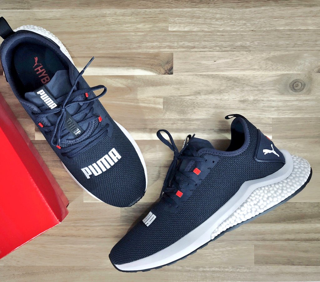 Zikodeh5's tweet photo. @rayder_media @PUMASouthAfrica PUMA HYBRID NX Drops 1 March 2019. It will be available at PUMA stores and selected retailers across the country. #PumaHunter #PumaRunHunter ππ₯ https://t.co/PtQxX1ezpN