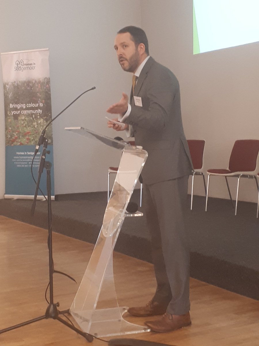 JASBar's tweet image. And now @petehud does his stuff! #GoTeamHiS  #ShareLearning