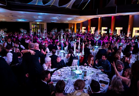 ExeterLivingAwd's tweet image. TICKETS: We're on the final few and tickets are now closing for the 2019 #ExeterLivingAwards so you'll have to be quick to get yours! 

The Awards are a fantastic night celebrating Exeter business and are not to be missed: exeterlivingawards.co.uk/tickets/