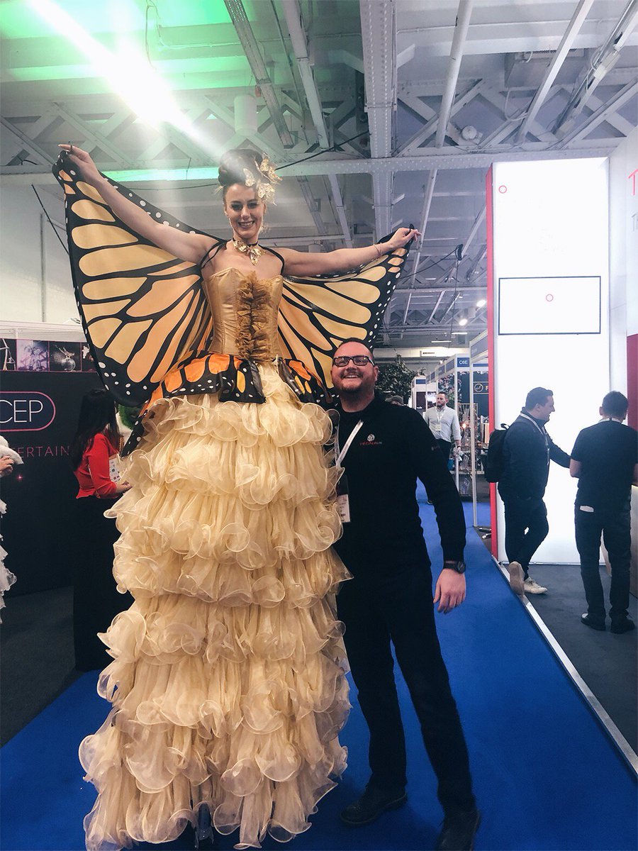 team_tecna's tweet photo. First Mike yesterday, and now Tecna UK's Domenico Calabrese, the Tecna UK team are making lots of friends at the @EventProdShow!
#teamtecna #eps2019 #tradeshow #exhibitdesign #eventprofs #eventprofsuk #t3
#eventdisplay #eventdisplays #displaystand #modulardisplay #modular https://t.co/q5bwQpt5Pj