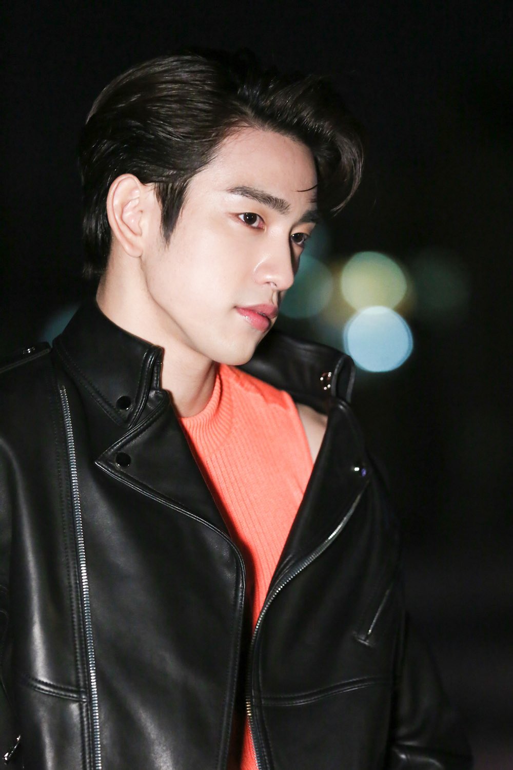 D0ZAFmtVsAEL0Iq.jpg:orig