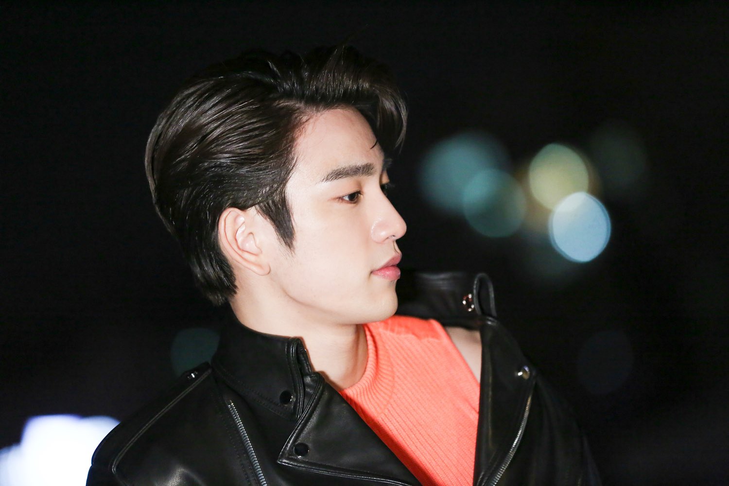 D0ZAFmvVAAEID_S.jpg:orig