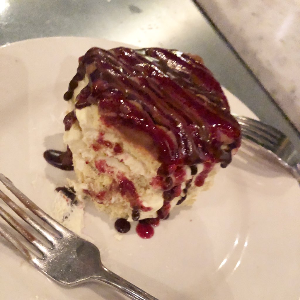 RaeRaez88's tweet photo. My naked tiramisu #heaven #desserts #pastrychef https://t.co/uxEJG77oKG