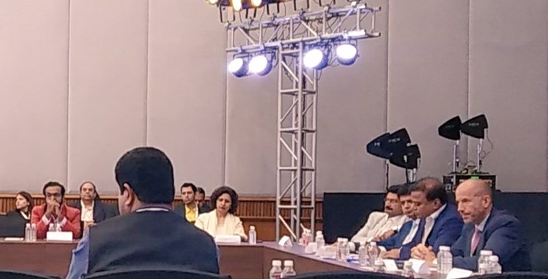 anushreetandon's tweet photo. #employees go from being O+ to becoming lawrence&amp;mayo+ -- Amazed to hear about the #talentacquisition #retention and #EmployeeEngagement practices @LawrenceandMayo, @TheWelspunGroup @MyNykaa, @RandstadIndia, @fg_buzz @Inc5Shoes  
#Respect #Leaders #initiative #inspired https://t.co/Cg2KVavzAZ