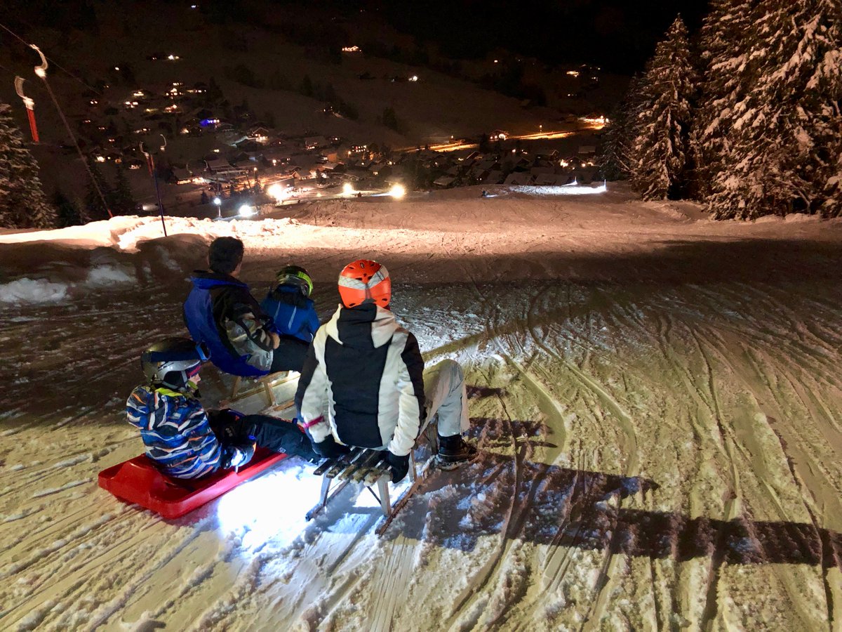 Verpasst nicht das letzte #Nachtschlitteln diese Saison am kommenden Samstag 2. März 2019 - nachtschlitteln.ch #alpthal #einsiedeln #schlitteln #ourregionzurich #skiliftbrunni #brunnialpthal