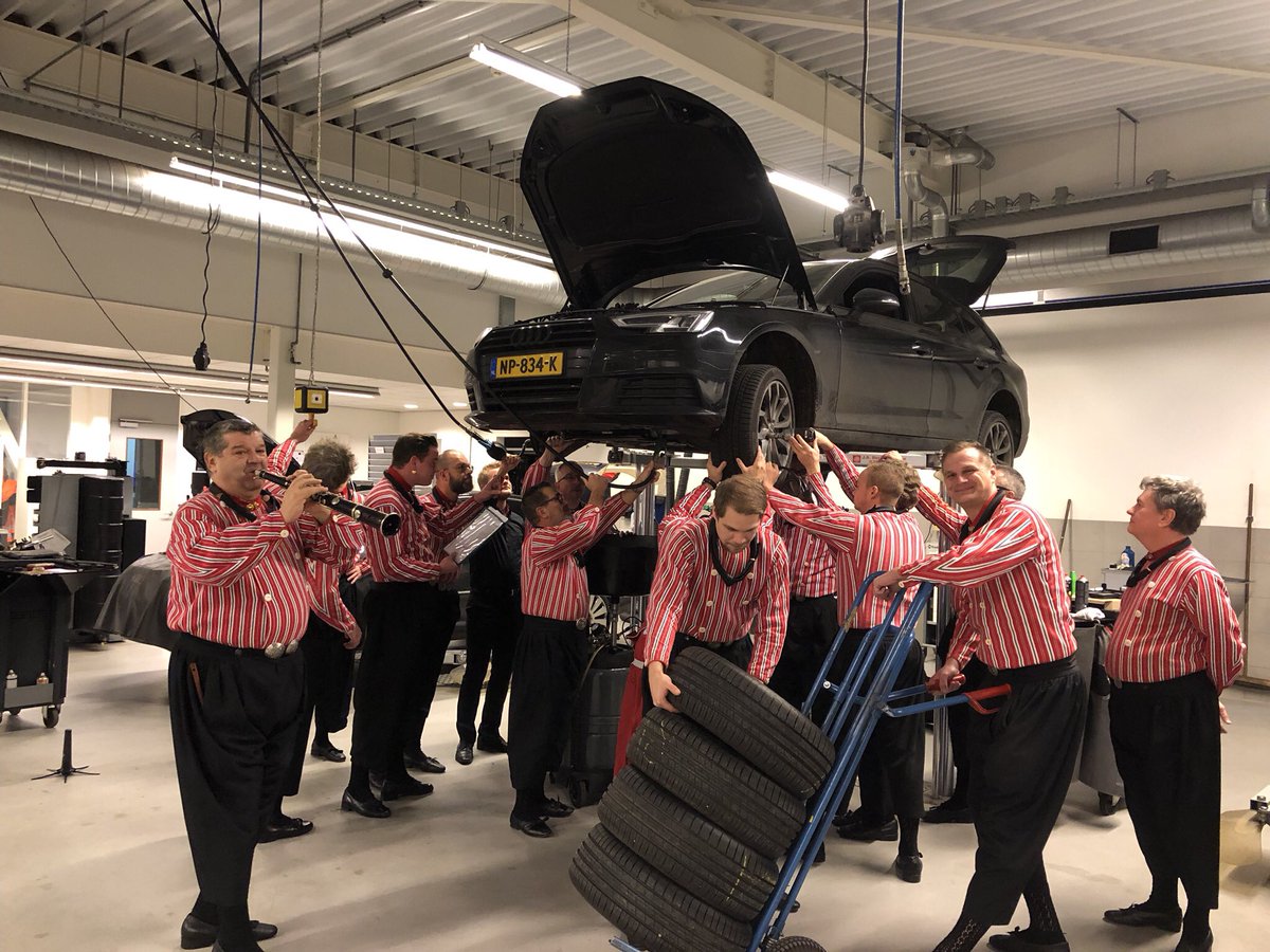 Voor het derde jaar op rij, organiseert Century op woensdag 27 februari een uniek concert van Martin Mans en de Urker Mans Formatie in de Audi showroom in Groningen. Hendrik van Veen op vleugel. Kijk voor meer informatie op century.nl/concertmartinm…