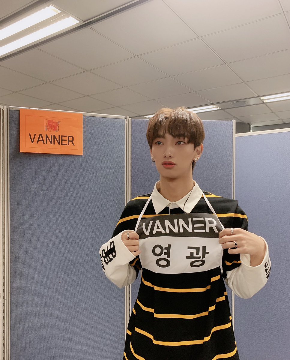 #VANNER #배너

영광이랑 함께하는 공카 채팅 💙
조금 이따 4시에 바로 공카에서 만나요
(۶•▽•)۶💙⠀⠀⠀⠀⠀⠀⠀⠀⠀⠀⠀⠀⠀
✔️
VANNER의 공식 팬카페
(cafe.daum.net/VANNER)
✌🏻
함께해줄거죠? 기다릴게요!