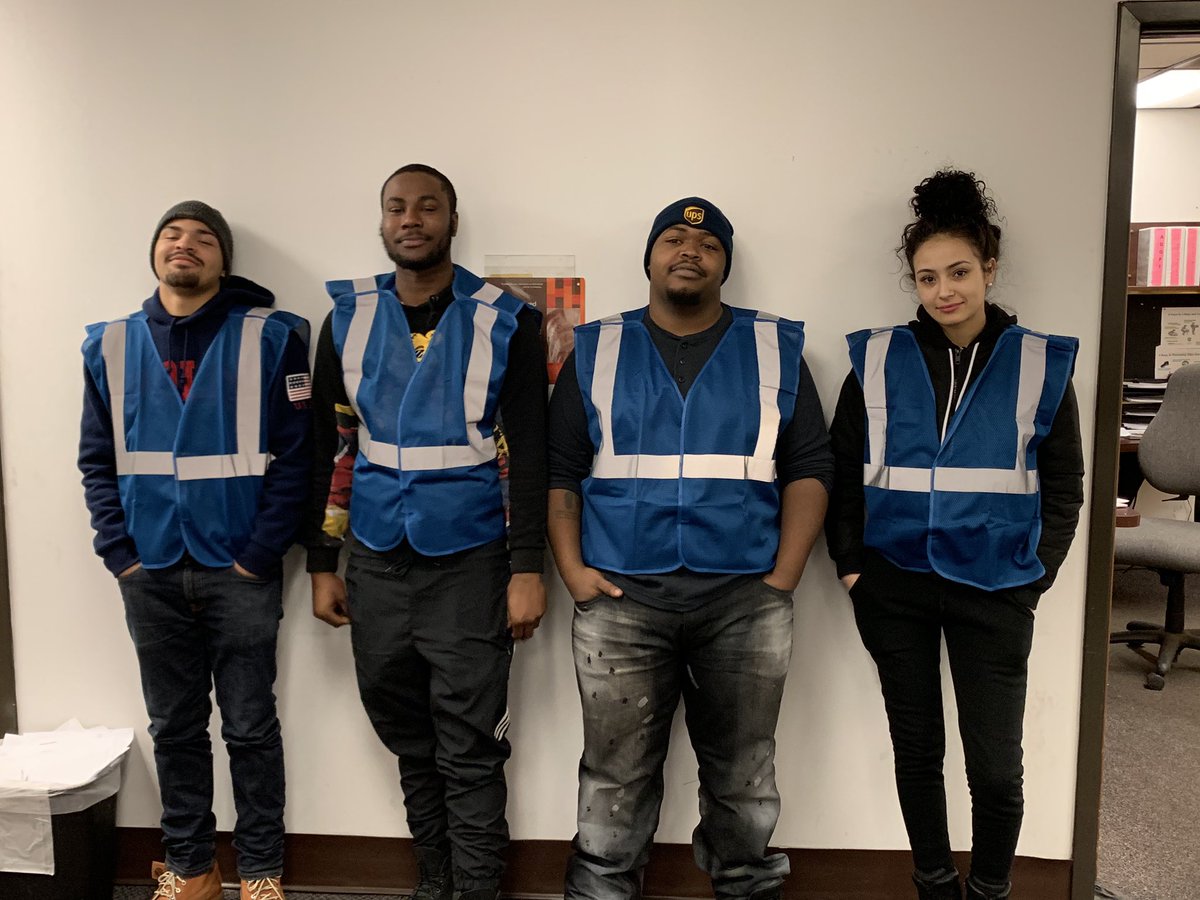 SamQuinnUPS's tweet photo. #OREPA Midnight’s newest employees all ready to hit the floor! 📦 @orepanight @timmymac16 https://t.co/wCnMmKCxYl