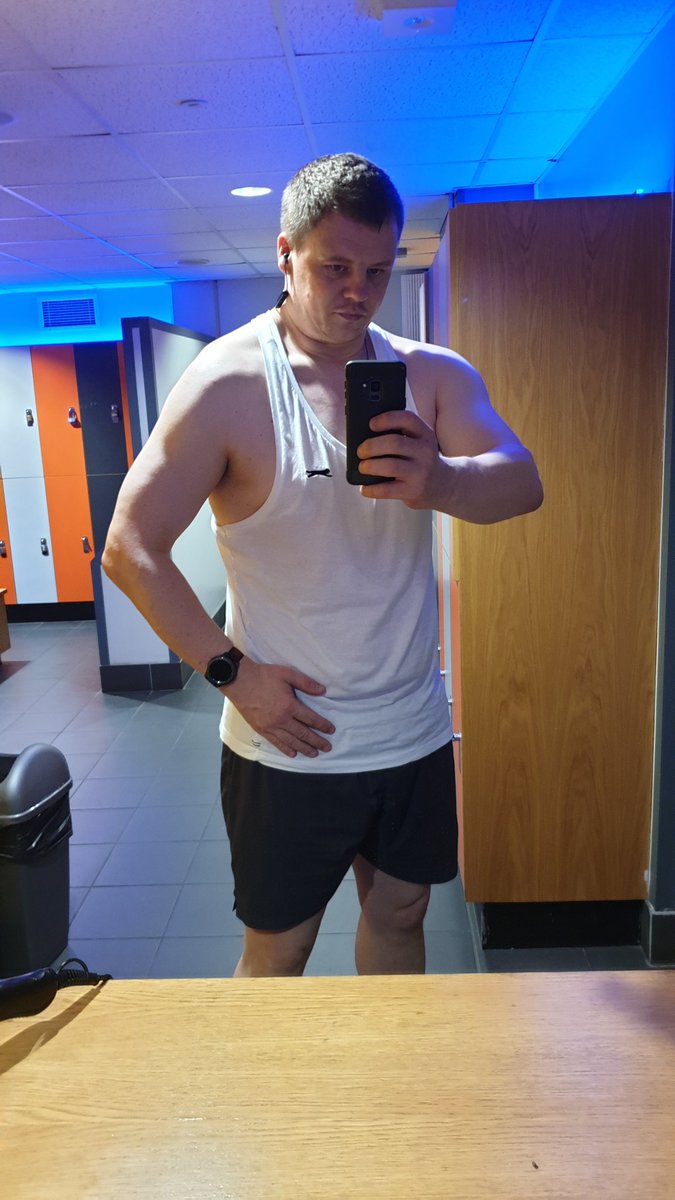 TheIronHammer26's tweet photo. #bike #cardiosession last night
#upperbody #weightsworkout this afternoon.
Feels good to be back after a week off feel crap and in pain with my teeth last week.
#weightlossjourney
#weightlosstransformation
#weightlossmotivation
#weightlossdiary
#weightlosssupport
#fatboythin https://t.co/ovo75ddy31