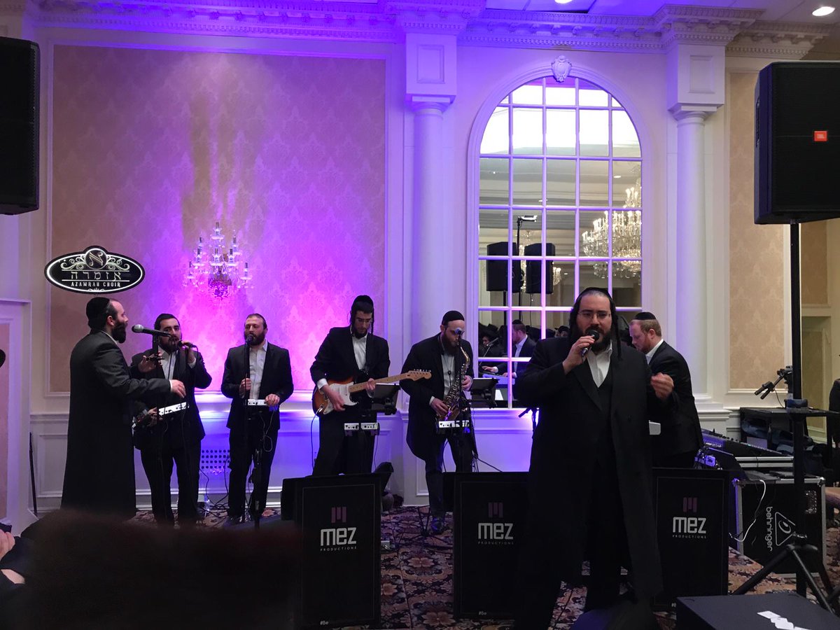Azamrah Choir (@azamrahchoir) on Twitter photo Tonight's beautiful wedding!
@neemashachaimhall
.
🎹 <a href="/MezProductions/">Mez Productions</a>
.
🎙 <a href="/ChaimBlumenfeld/">chaim blumenfeld</a>
.
🎷 <a href="/yossi_zeiger/">Yossi Zeiger</a>
.
🎸 <a href="/Shmobaum/">Shloime Baumwolspiner</a>
.
🎤 <a href="/AzamrahChoir/">Azamrah Choir</a> Tonight's beautiful wedding!
@neemashachaimhall
.
🎹 <a href="/MezProductions/">Mez Productions</a>
.
🎙 <a href="/ChaimBlumenfeld/">chaim blumenfeld</a>
.
🎷 <a href="/yossi_zeiger/">Yossi Zeiger</a>
.
🎸 <a href="/Shmobaum/">Shloime Baumwolspiner</a>
.
🎤 <a href="/AzamrahChoir/">Azamrah Choir</a>