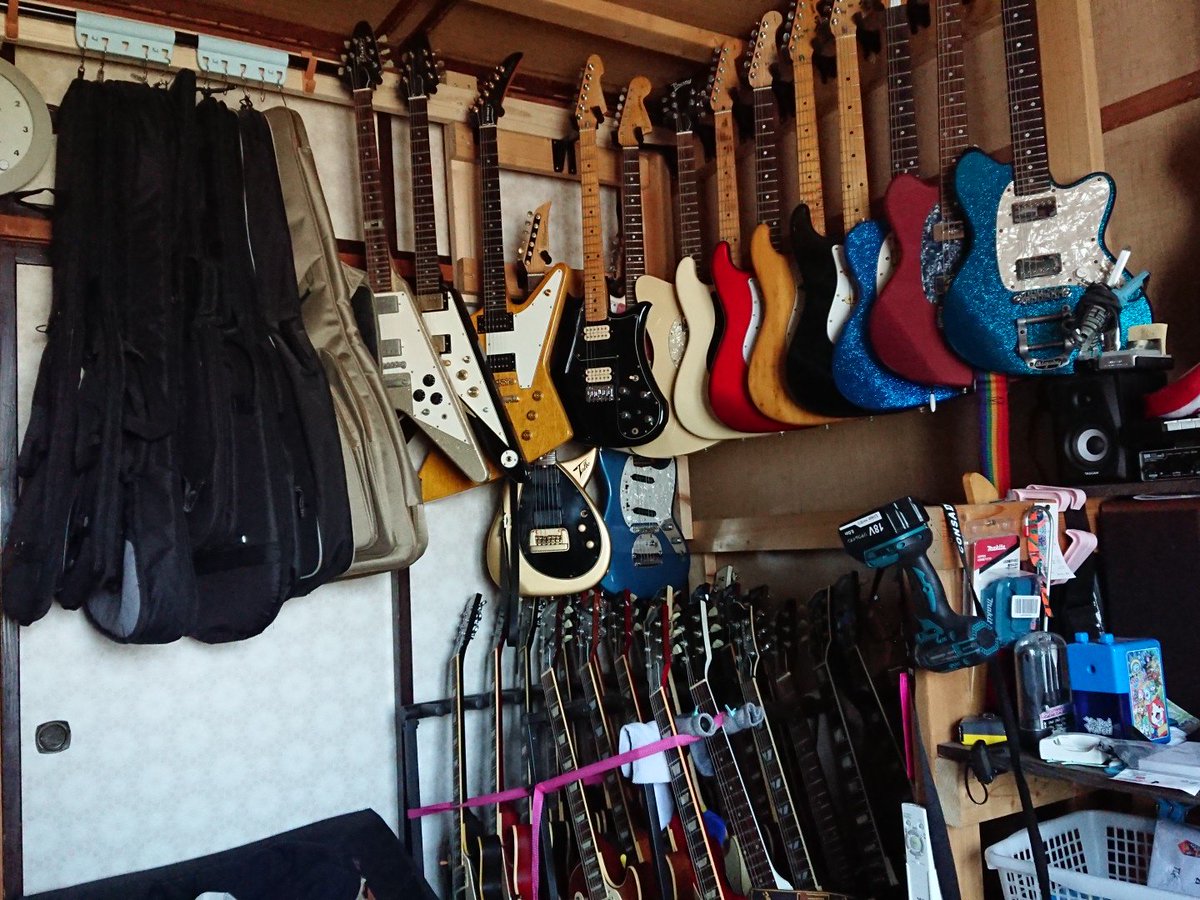 実家を出て一人暮らしをせずに子供部屋に住んでる 子供部屋おじさん が増加中 Togetter
