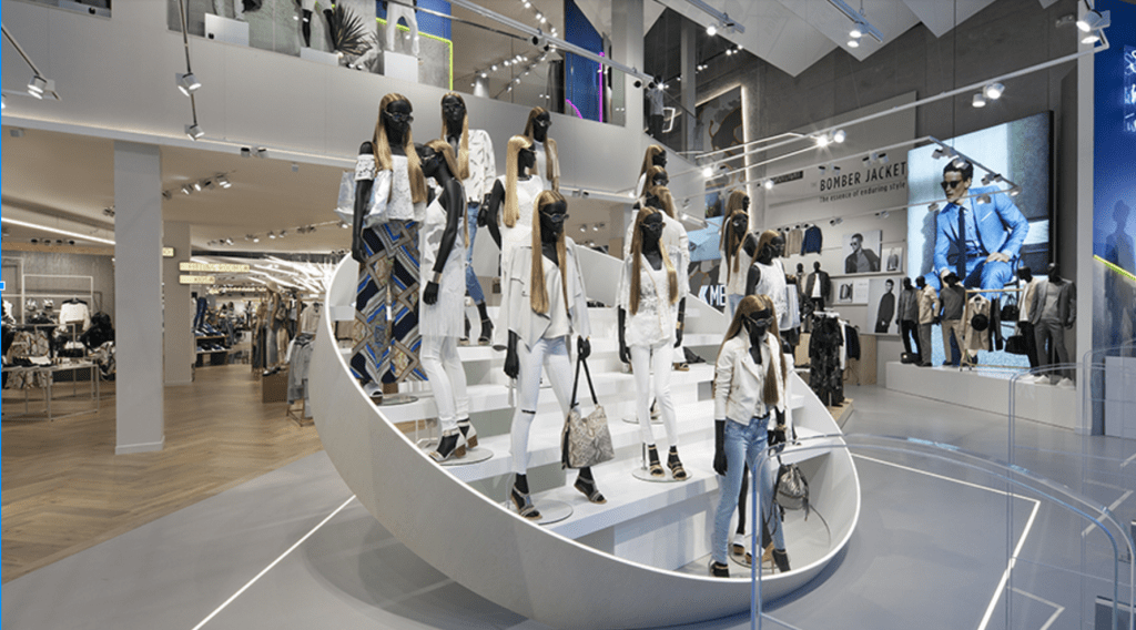 TrendE2018's tweet photo. Like many things, fast fashion comes with good and bad. It makes fashion more affordable but it also causes pollution and requires a lot of resources. Head to the website for all we need to know about fast fashion.
Article: Burton… https://t.co/lBcqWNVI5o https://t.co/MloKLWb8Yi