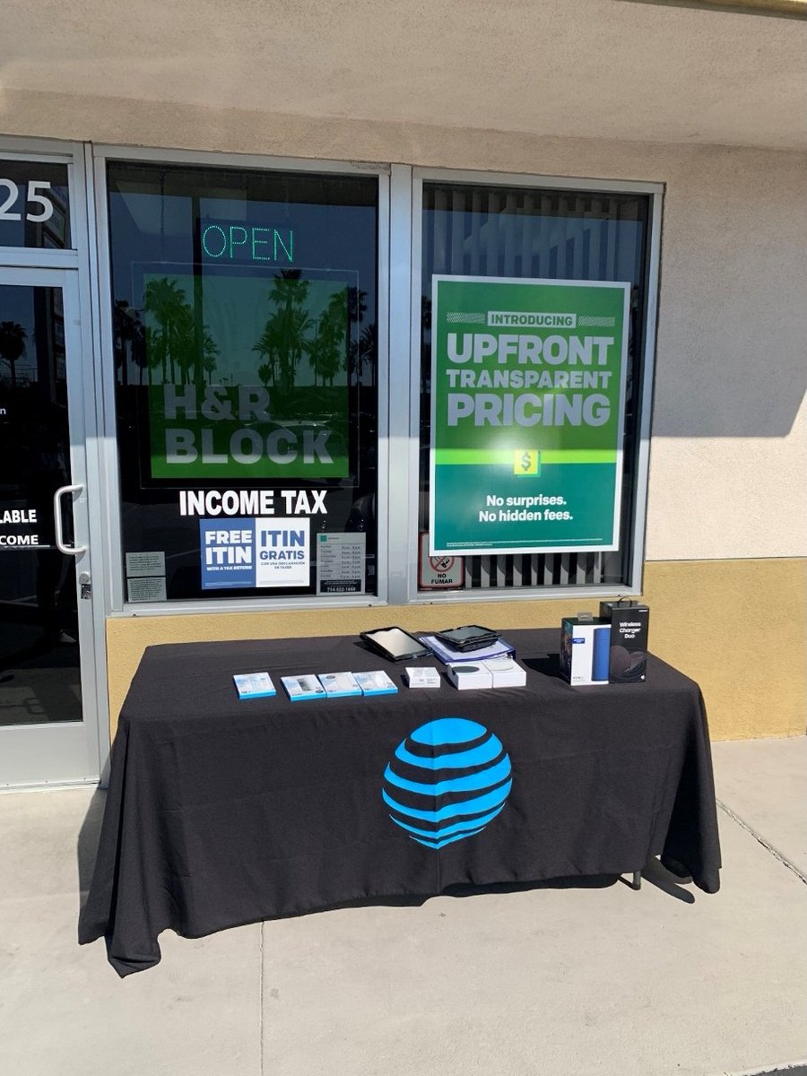 GLAshowstoppers's tweet photo. Team Showtime getting #WestRegionScrappy and outside of their four walls to help our customers get connected for tax season! #AmerigeHeights #BreaPlaza #Fiber #ItsLit #GrowTheGlobe #O4W #OwnLA #LifeAtATT https://t.co/y5bt9RvQ2R