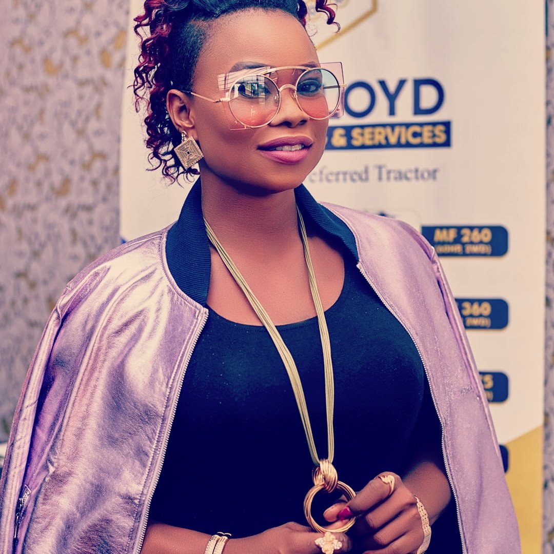 FEmprez's tweet photo. 🔝🎼🎤From henceforth history shall include us forever. And yessss  we made history again yesterday as I was crowned👑as the new brand ambassador for #Denlloyd company...The sky is our beginning point....More success ahead....Legoooo🇬🇭🏅🏅🏅

©Movementrecords https://t.co/kxY3rZ4Piu