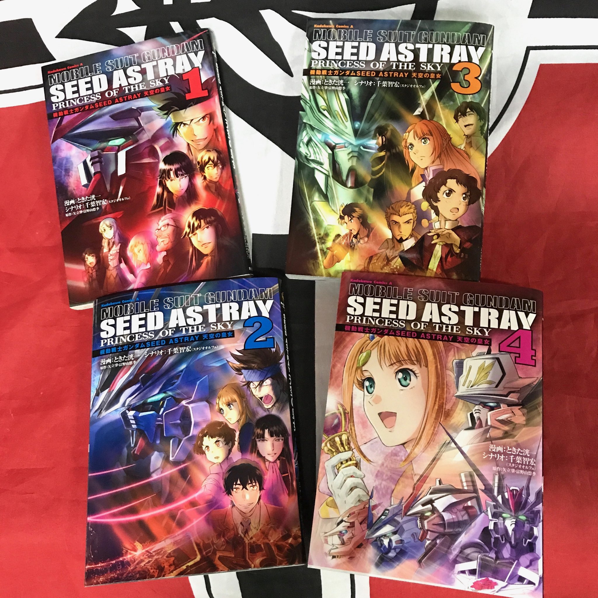 ときた洸一 機動戦士ガンダムseed Astray 天空の皇女 全４巻 発売中 カバーレイアウト フィニッシュワークはガンプラパッケージイラストでもお馴染み 天神英貴さん 天の神の手による美麗カバーもお手にとってじっくりお楽しみくださいませ T Co