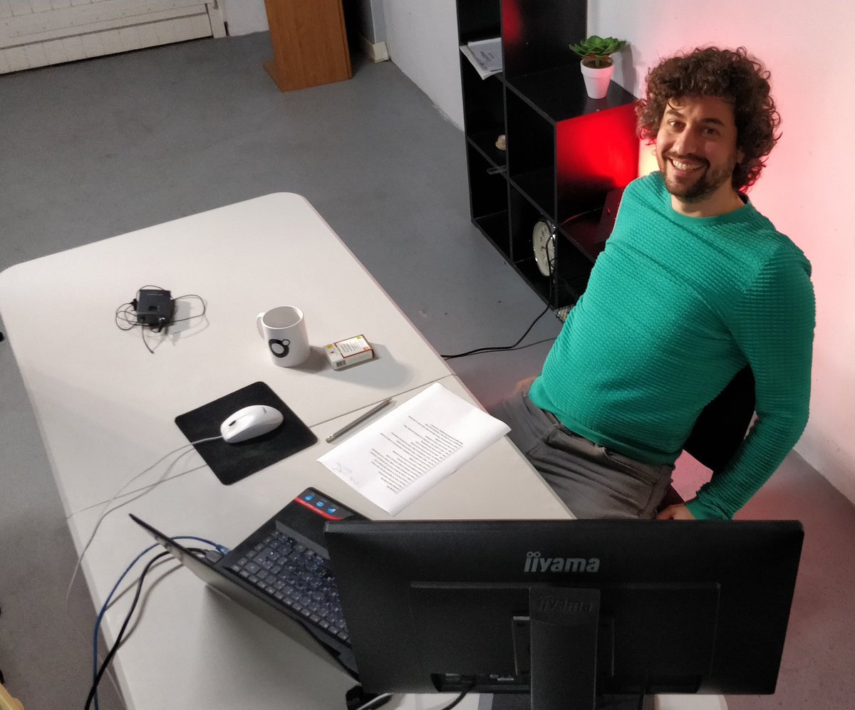 dariospagnolo's tweet image. Je vous attends à 10h sur Youtube ou dans les agences @pole_emploi participantes pour échanger ensemble sur les métiers du numérique ! 👩‍💻👨‍💻 En prime : une incursion dans cours en télépresentiel de @Oclock_io 🎥
Hâte de partager ma passion ! Ça se voit que je suis au taquet ?! 😜