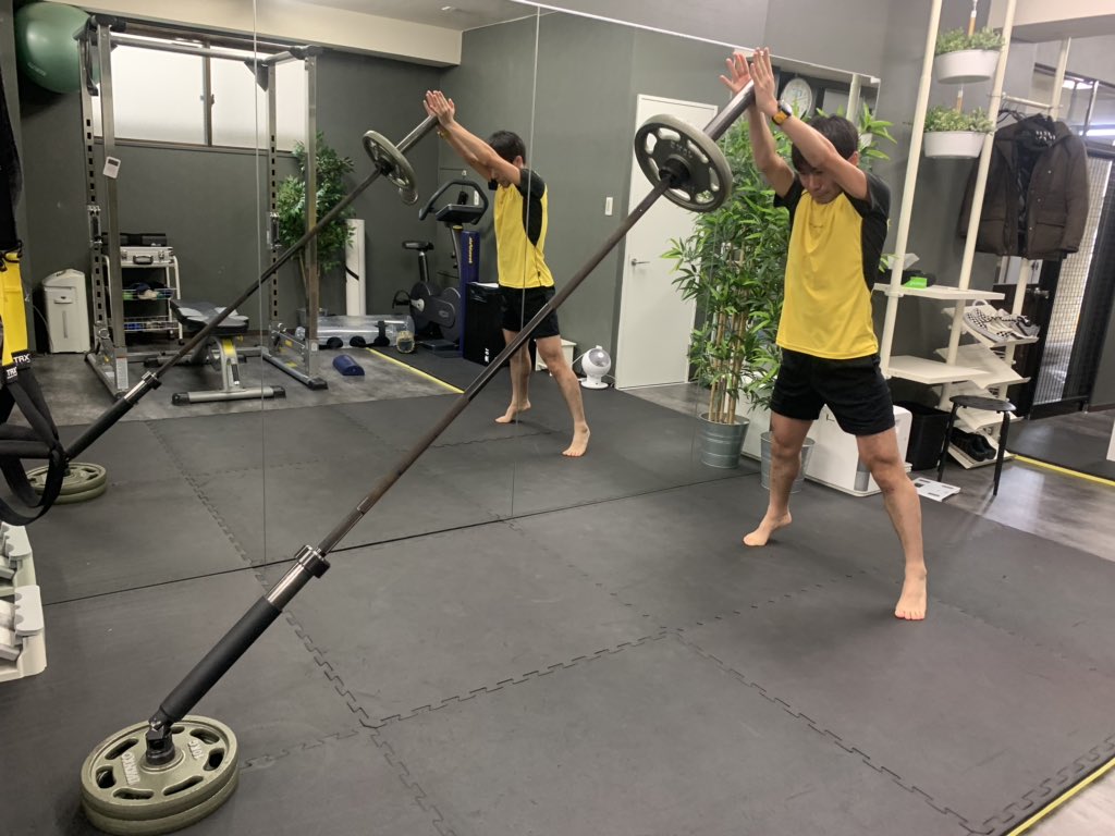 natori5296's tweet photo. 【都会練】
駒沢大学前の石井道場(@motoyoshiishii)でパーソナルトレーニング、表参道のSport Science Labで低酸素トレーニングのセット練。
道場では普段使ってない体の部位にスイッチが入った感じ。動きの引き出しが増えそう。
#SSLAB は今度vo2maxの計測も!
さて今から2時半までお仕事です。 https://t.co/uXxRvFikf1