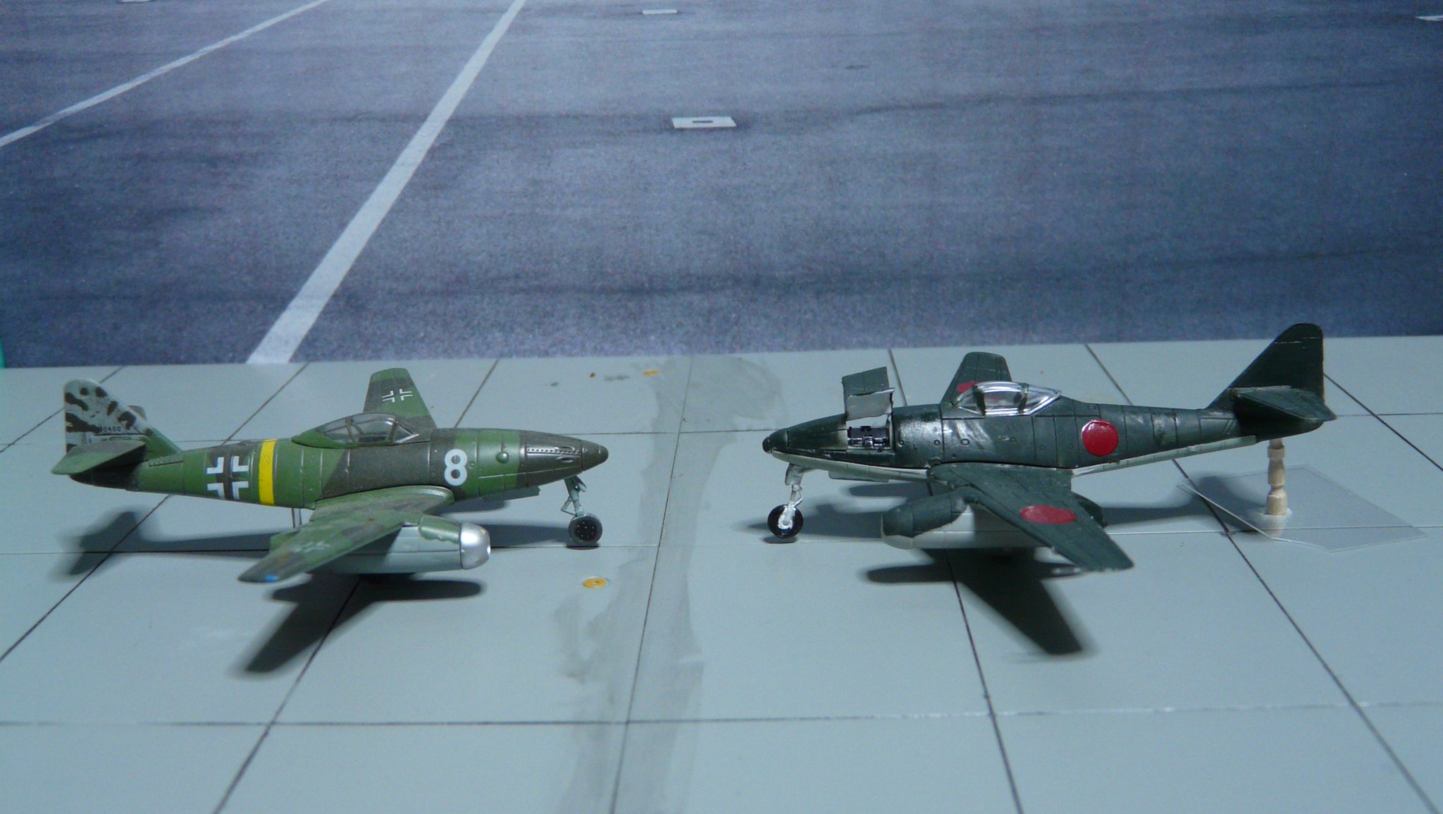 いわ なんちゃってモデラー V Twitter Me262と橘花 よく特攻機といわれますが違います まあ当時としては完成しても特攻に使うしかないですが もって帰るはずだった機体もし日本につけばとこんな感じリペイントして日の丸をつけて見ました Me262 橘花 食玩 模型 いわ なんちゃってモデラー V Twitter Me262と橘花 よく特攻機といわれますが違います まあ当時としては完成しても特攻に使うしかないですが もって帰るはずだった機体もし日本につけばとこんな感じリペイントして日の丸をつけて見ました Me262 橘花 食玩 模型