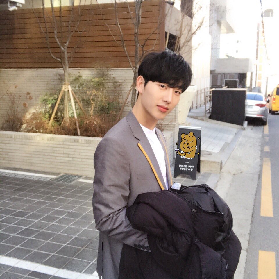 TMB_TheManBLK's tweet photo. ์๊ฐ์ด ๋๋ฌด ๋นจ๋ผ์๐ง
๋ค๊ฐ์ค๋ 3์๋ ๋ค๋ค ํ๋ด์ธ์!!๐ฑ
#๋๋งจ๋ธ๋ #themanblk #๋ฒ์จ #3์ #์ต์ฐฌ์ด https://t.co/HazYrHNXmF