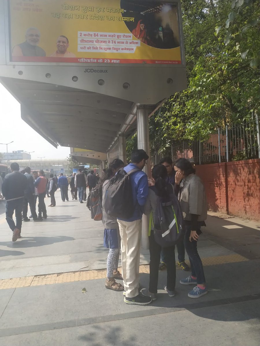 safetipin_'s tweet image. Students doing safety audits after the training at SPA Delhi @RwiteeMandal 

#StudentGroups #SafeDelhiProject #DelhiProject #SafetyAudit #Safety #WednesdayWisdom #MidWeek #BusStop #PublicSpaces #Urban