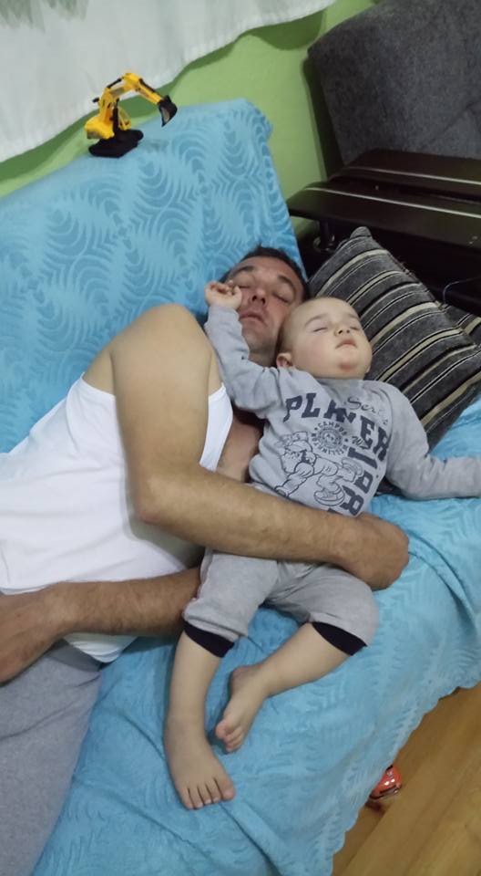 Her sabah resmen yeniden doğarım, sabahları enerjiden sorumlu enerji bakanıyım. Bi’ #NESCAFÉClassic içerek neşeme neşe katarım. Çünkü ben tam bir #SabahŞekeri’yim! 🌞 <a href="/nescafeTR/">Nescafé Türkiye</a>