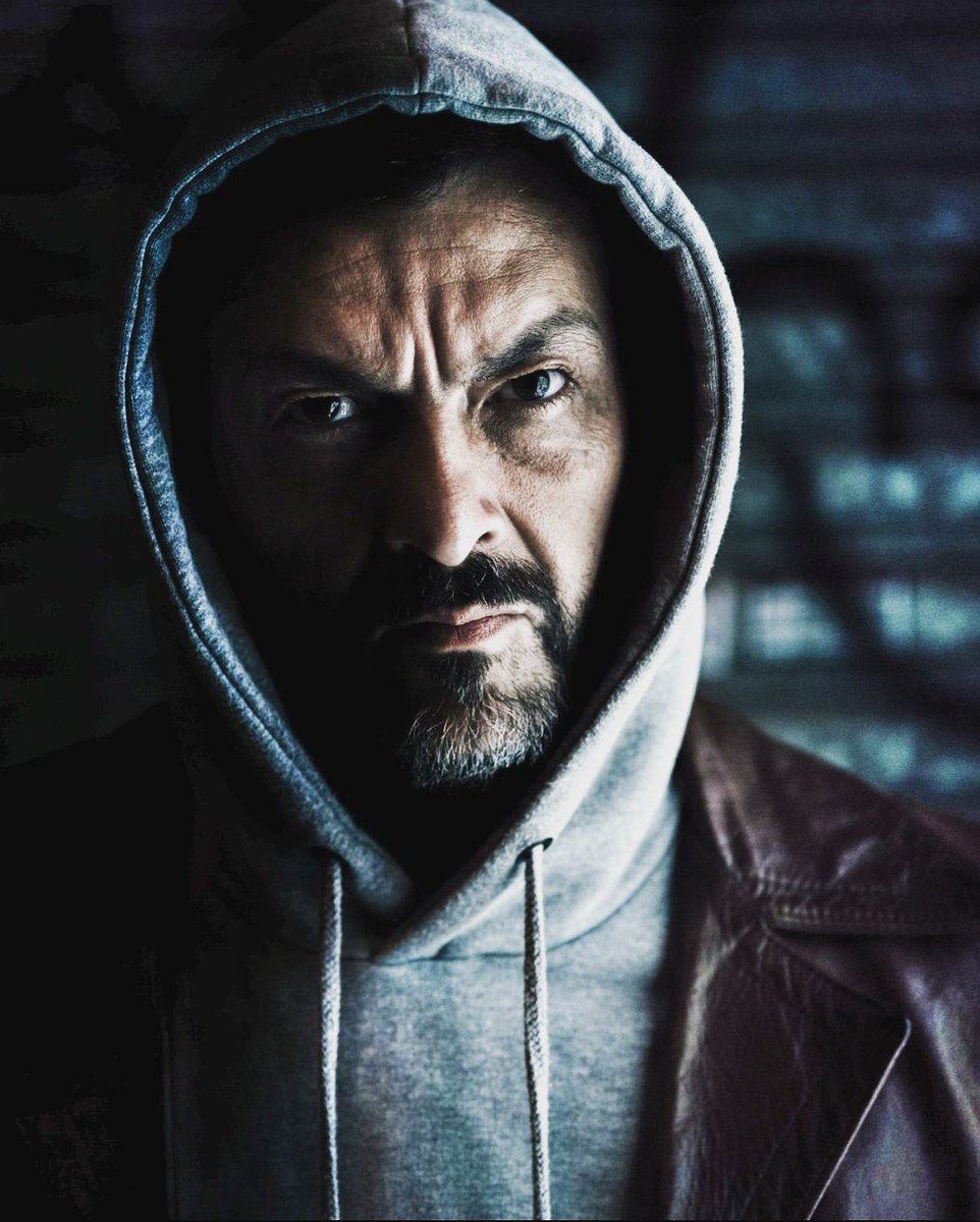 LangsenOfficial's tweet photo. Going around #HongKong at night, looking for dark alleyways, may sound dodgey, unless you're with the very talented Norwegian #photographer @ThomasSandfield
Very cool, moody, #dark, #photoshoot with this maestro of light.
#actorslife #actor #philippejoly #photography #langsen https://t.co/n5ECAgbMYZ