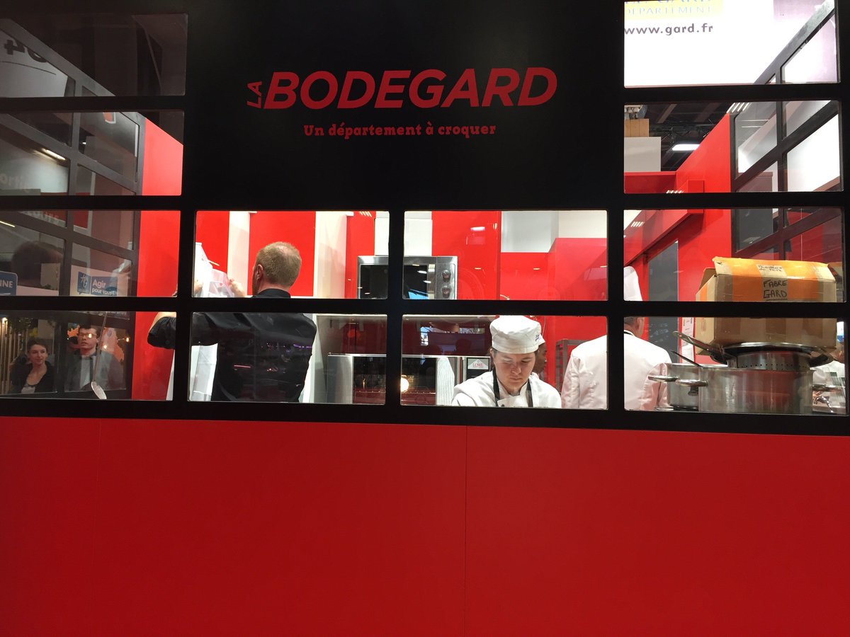cci_gard's tweet photo. #SIA2019 #BODEGARD 1 enseignant et 7 élèves du @CFAMarguerittes de la @cci_gard sont mobilisés pendant toute la durée du Salon International de l'Agriculture sur le stand du Gard "la BODEGARD". Ils préparent des mets élaborés avec des produits gardois 👌😋 https://t.co/wTjZG8v5pE