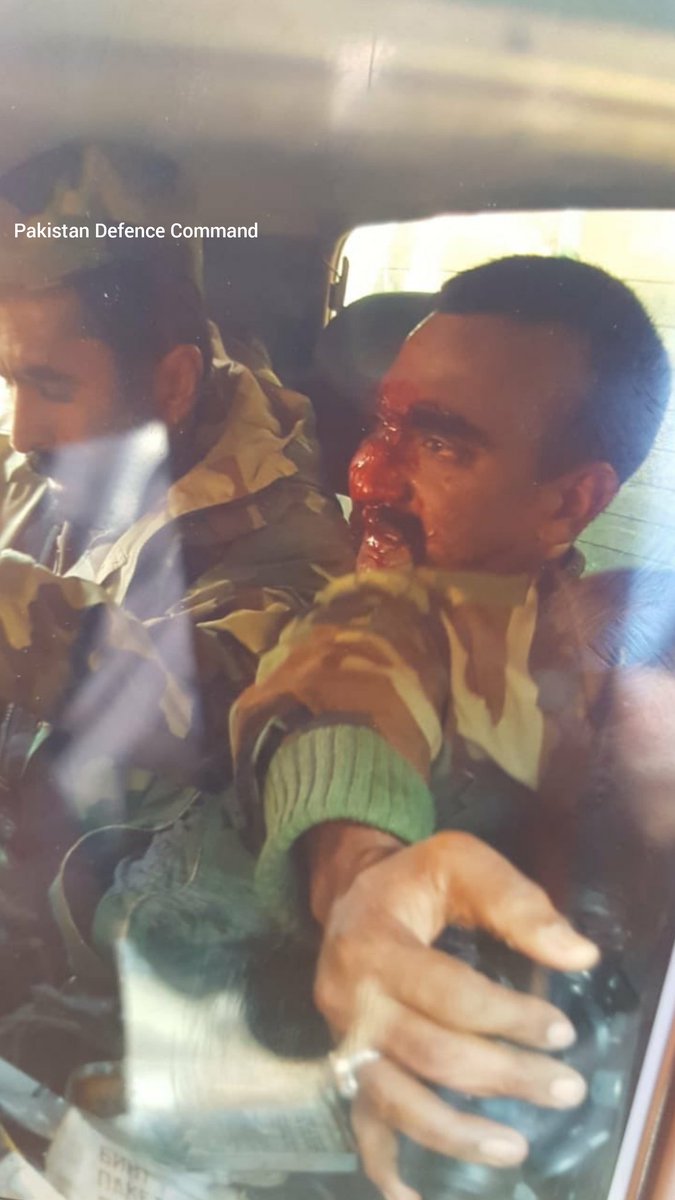 DEMON_19_'s tweet photo. Indian Pialot ko Lahore mai Nashty k lye Ravana kr diya gya..!  ✌🇵🇰
#PakistanZindabad
#PakistanAirForce
#IKMKB
#PakistanStrikesBack https://t.co/7niUyt0WJZ