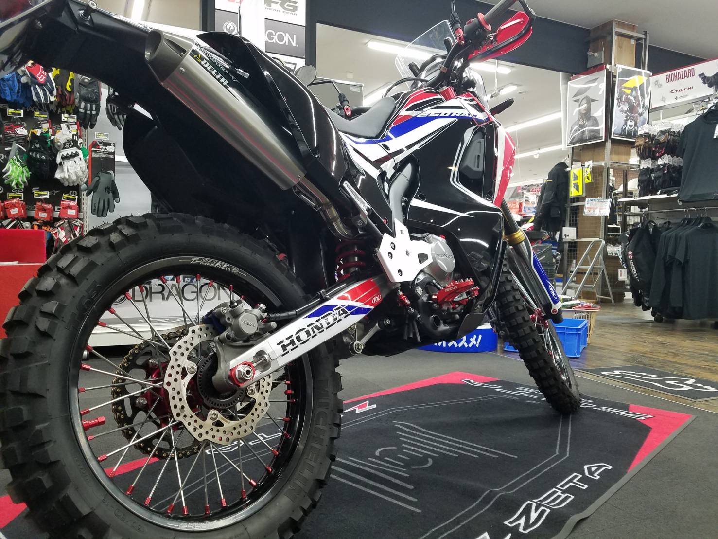 ライコランド埼玉店 ダートフリーク 様よりデモ車お借りしました Crf250ラリー です かっこいぃぃぃぃぃぃ カスタムパーツテンコ盛りです ぜひ店頭でチェックしてみてください ٩ W و T Co Vwojtdwkan Twitter