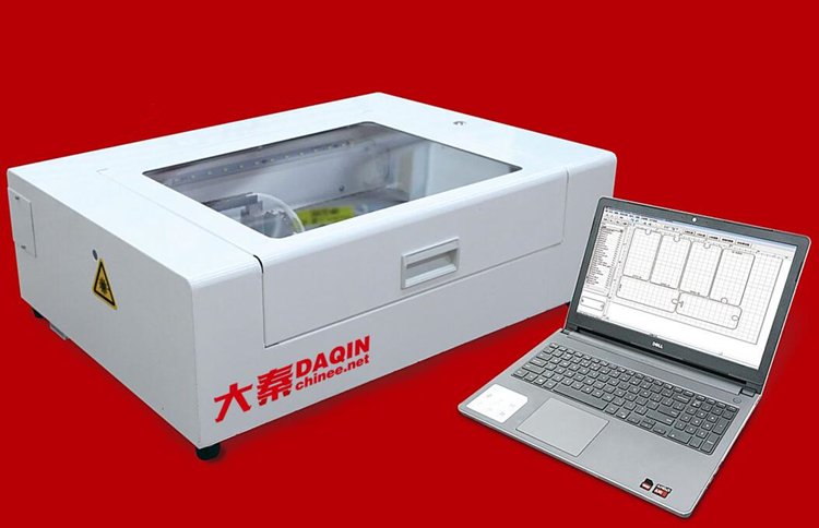 diyskin's tweet photo. Daqin smart mobile phone tempered glass and nano glass screen protector machine is professional for you to start your own small business at home or in your mobile accessories store. It can manufacture screen protector for any mobile phone. #screenprotectormachine #daqin https://t.co/XKErQDZpuj