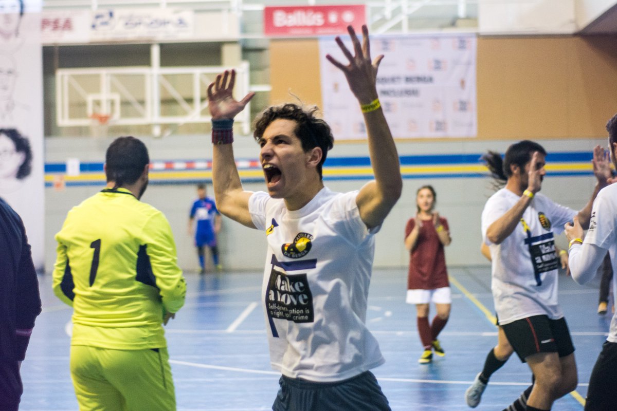 📸 Ja podeu veure totes les fotos del <a href="/torneigcdberga/">torneigcdberga</a>! ⚽️

👉🏻 Dissabte matí: aquibergueda.cat/esports/2019/0…

👉🏻 Dissabte tarda: aquibergueda.cat/esports/2019/0…

👉🏻 Diumenge matí: aquibergueda.cat/esports/2019/0…

#Berga #Berguedà #intercasteller #torneigcdberga #castellers #castells