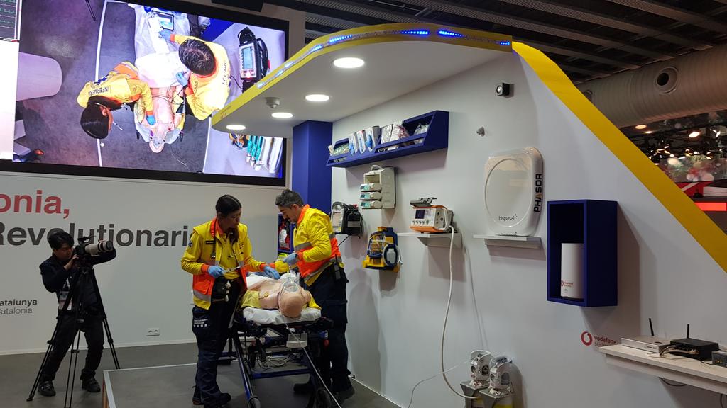 Boosting  the 5G critical networks of the future. <a href="/Hispasat/">Hispasat</a> is collaborating in the 5G ambulance  demo at #MWC19 <a href="/5GBarcelona/">5G Barcelona</a>