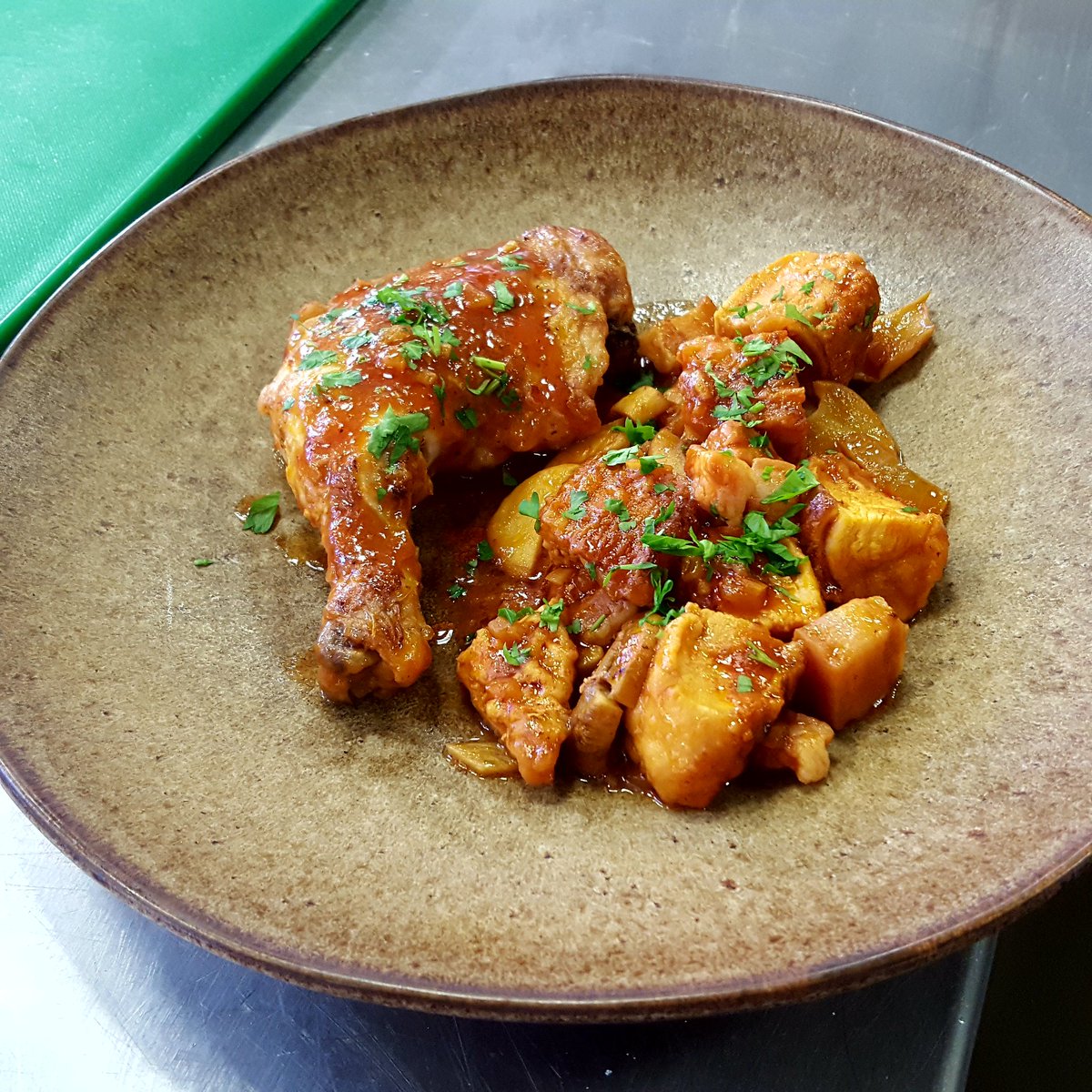 AWARE_NESS_'s tweet photo. Chicken chasseur 😚😚😚
#cheflife #chef #culinary #food #foodporn #FoodLovers #Cooking #chef #foodgasm #instafood #Instagram https://t.co/vbTqmP2gCD