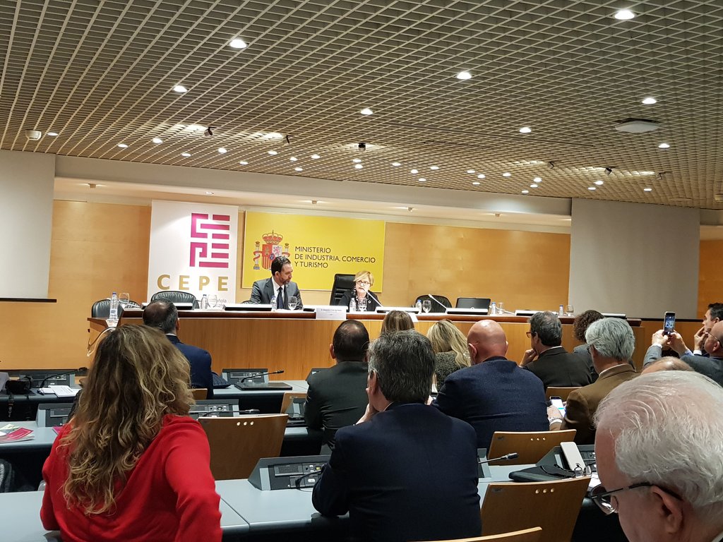 territorialgob's tweet photo. .@isauralealf defiende en la Jornada de @mincoturgob y @PoligonosCEPE, con 5.000 polígonos en nuestro país, la alianza público-privada como oportunidad para el desarrollo socio-económico de los territorios frente al #retodemográfico #JornadaPolígonosCEPE #Gobierno @desdelamoncloa https://t.co/JxCQekMHw2