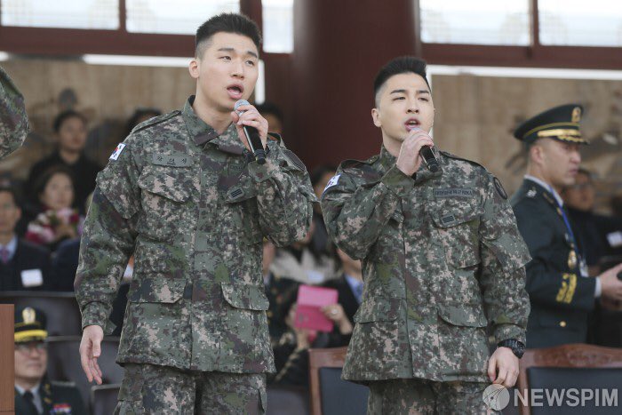 URTHESUN's tweet photo. 190227 육군사관학교 임관식

오늘자 동영배 상병💕
머쪄머쪄👍🏻👍🏻👍🏻👍🏻👍🏻

@Realtaeyang
#태양 #영배 #TAEYANG https://t.co/Veskd0aCGZ