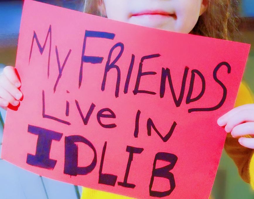 The Assad regime is bombing the town of Khan Sheikhan in the Idlib countryside in more than one highly-explosive surface-to-surface missile
Targeting residential neighborhoods in the city
#Syria #Idlib #EyesOnIdlib

#MyfriendliveinIdlib, save them