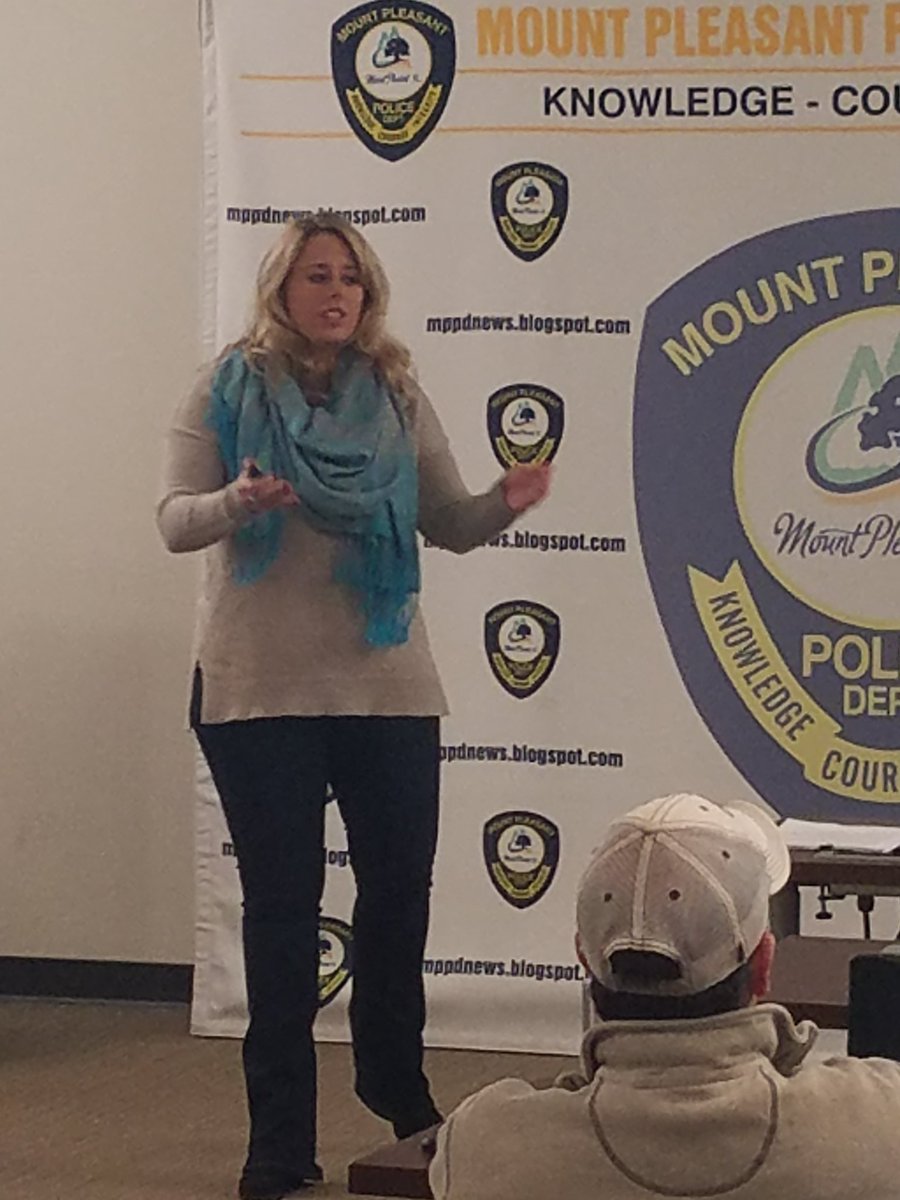 MPPDWinstead's tweet image. The Mount Pleasant Police Dept is hosting Wake Up Carolina and The Charleston Center for free Community Narcan training.  Last Saturday of every month in 2019 from 9:30 am til 11:00 am at the Mt Pleasant Police Department.  register at: wakeupcarolina.eventbrite.com
#FIRSTSTEPPROGRAM