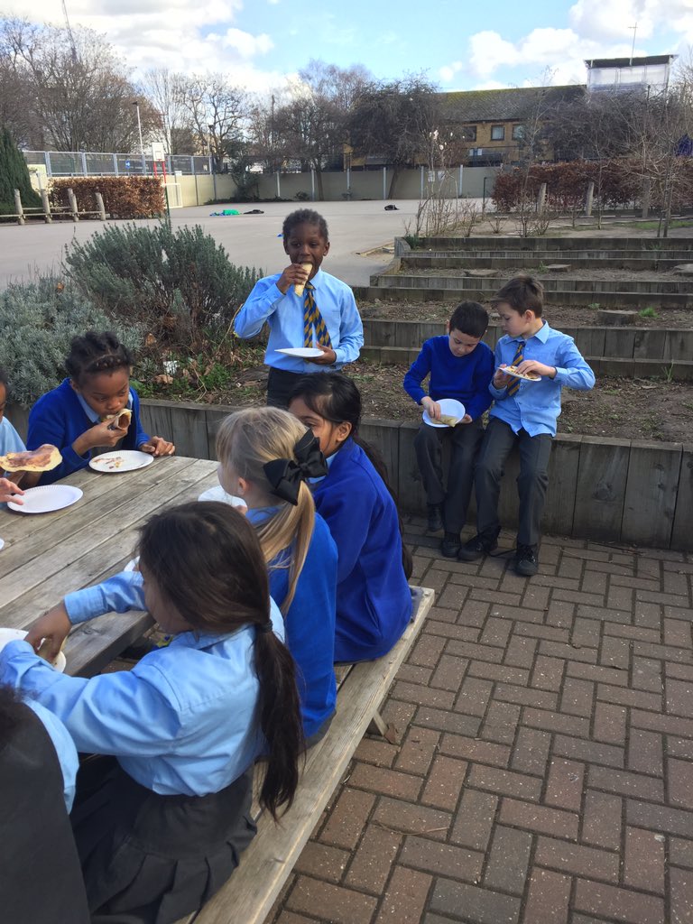 StGeorgeClass's tweet photo. Shrove Tuesday- enjoying our pancakes as well as reflecting on this important time of year. #REstannese1 @StAnnesCPS https://t.co/iHgx5SceBg
