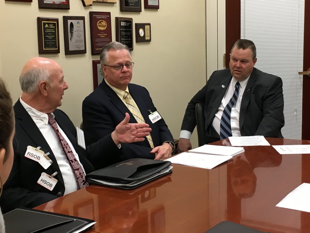 NaedaEquip's tweet photo. EDA dealers meeting with Senator Tester of North Dakota. #EDAatWork #FlyIn2019 https://t.co/goJxGIYpVd