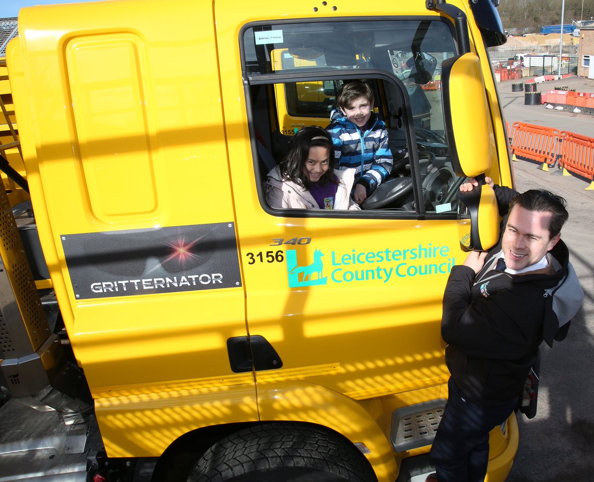 DHT_Beacon_AET's tweet photo. Well done to class Robin who won the name the gritter competition - Gritternator. 2 lucky pupils went to the naming ceremony. https://t.co/wBUEEv3pNT