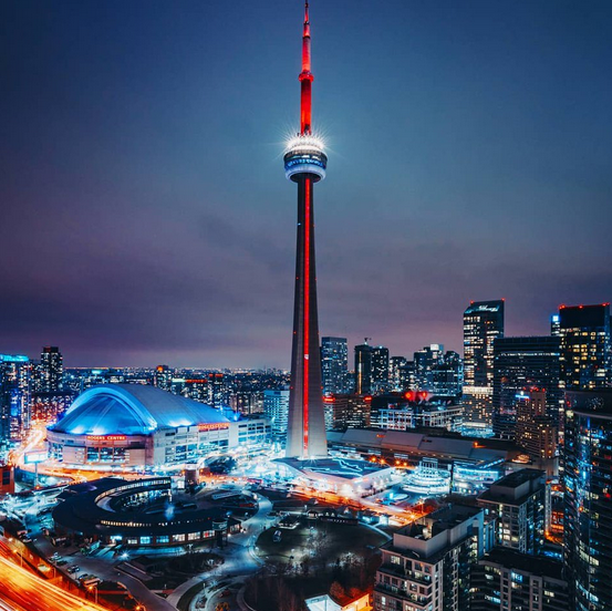 erlebetoronto's tweet photo. Happy Birthday, Toronto! 185 und mit jedem Tag etwas cooler, schöner und spannender, finden wir! Was sind Eure schönsten Erlebnisse in Kanadas Metropole? #Toronto #ErlebeToronto #TorontoDay #TO185 https://t.co/r1VNdYgCYN