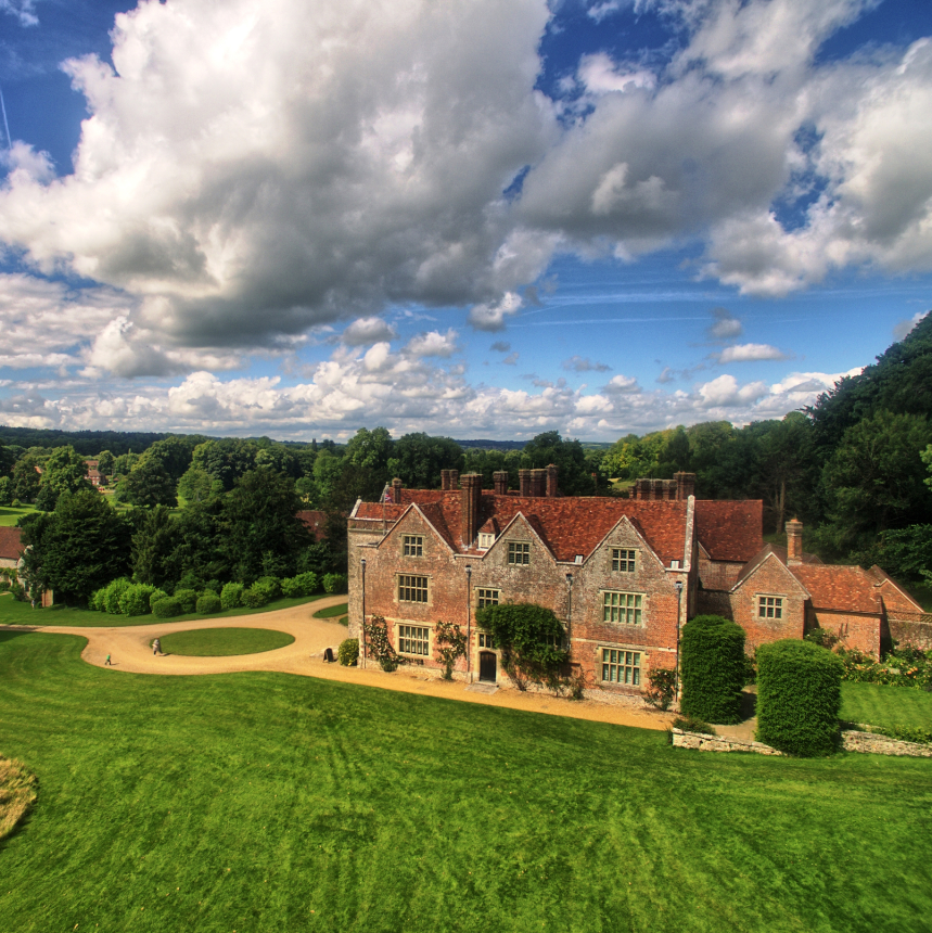 Now open and NEW for this season, <a href="/ChawtonHouse/">ChawtonHouse</a> opens their new #JaneAusten Garden Trail, Jane Austen’s Reading exhibition, and Writing #WomensRights display. You'll also discover #InternationalWomensDay Celebrations this Friday 😍 
Find out more >buff.ly/2H3DMev