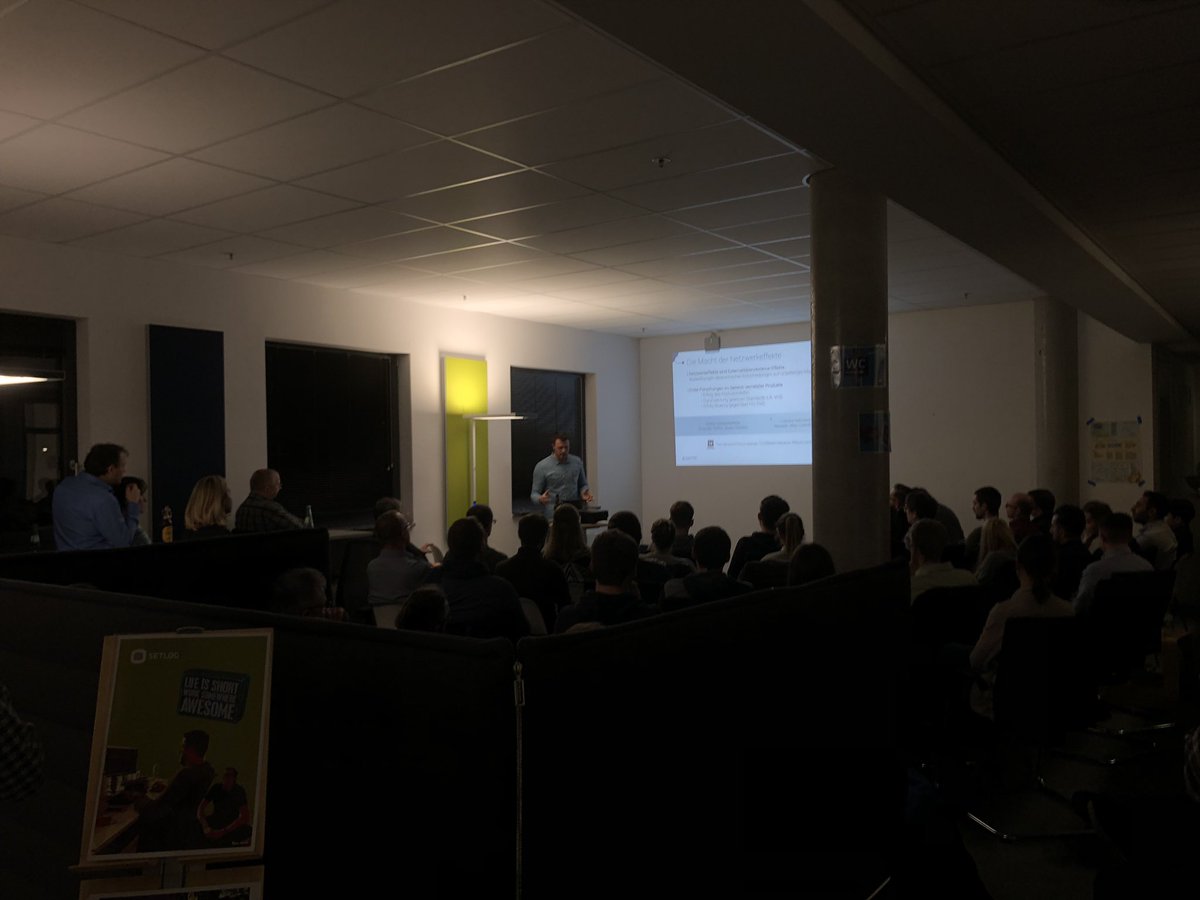 night_OS_'s tweet photo. Digitale Plattformen mal näher beleuchten 👌🏻😎 #digitalinnovationruhr https://t.co/afcRQUl5kn