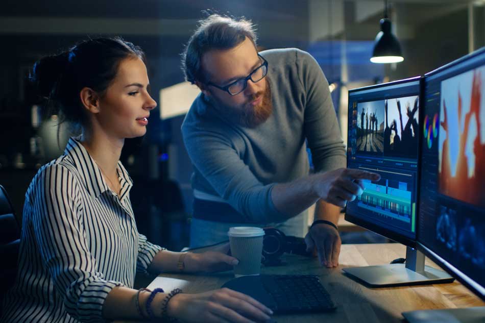 fmcreativa's tweet photo. Poner en marcha un proyecto audiovisual, pasa por una fase de edición del contenido generado en vídeo. En el 4º episodio del podcast "#VideoMarketing" te damos las claves principales para abordar este proceso de la mejor manera.
#videomarketing #edicion
https://t.co/cnbz9YBj5y https://t.co/EBGJCtvN3e