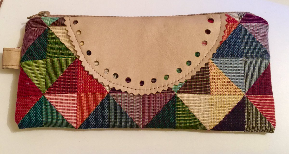 Craft_A_Rella's tweet photo. Working on ideas for Ethical Vraft fayre this weekend #Linskillcentre #handmadebag #crafts #Mothersday2019 https://t.co/5NwzAn4Mfm