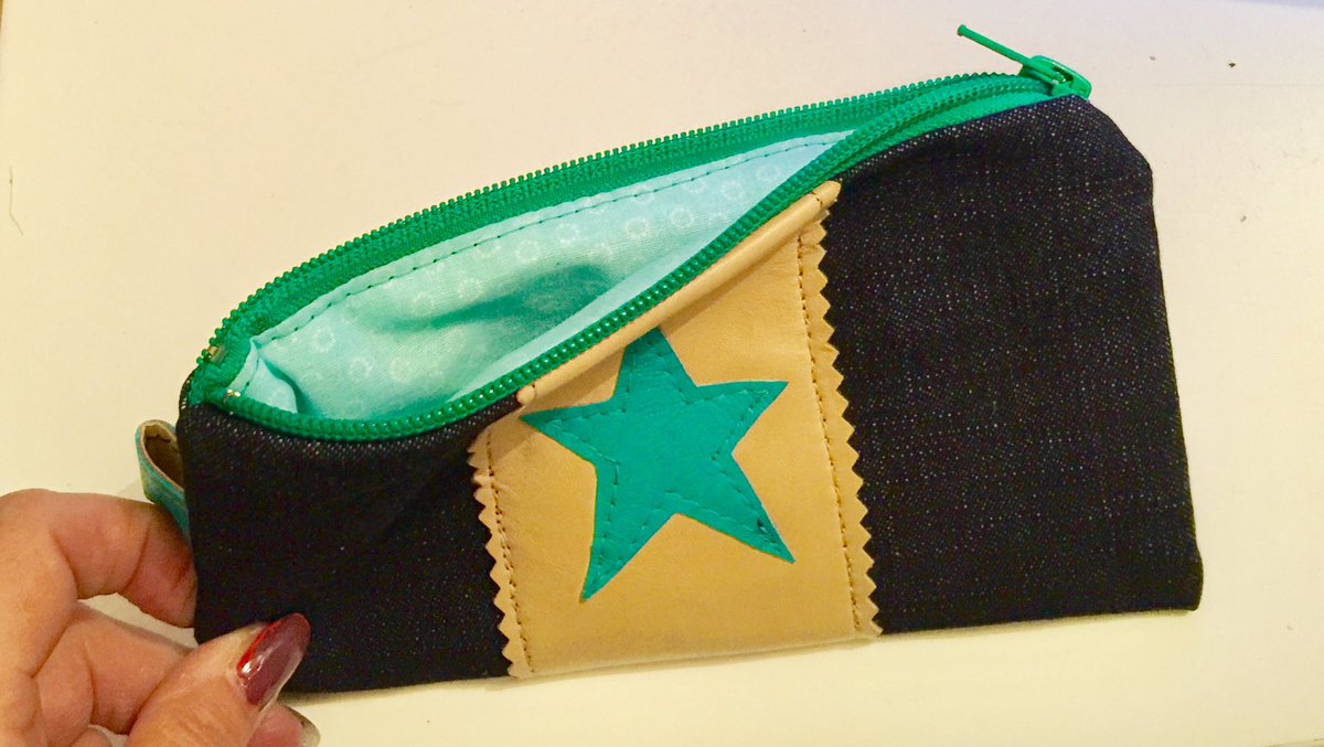Craft_A_Rella's tweet photo. Working on ideas for Ethical Vraft fayre this weekend #Linskillcentre #handmadebag #crafts #Mothersday2019 https://t.co/5NwzAn4Mfm