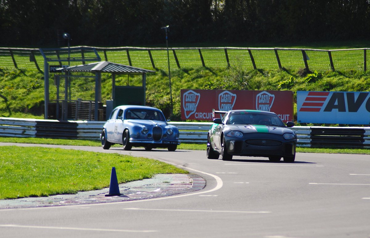 SwallowsRacing's tweet photo. Love Jaguars on track! who else tracks their Jag?
.
.
.
#Jaguar #jaguarsport #jaguarracing #jaguarowners #jaguarv8 #jaguarclassic #classicjaguar #mk2jag #jaguarxk #jaguarxkr #supercharged #jaguarnation #jaguarperformance #castlecombe #weareSR #bigcats #trackday #racecar https://t.co/zncdsX9vh4