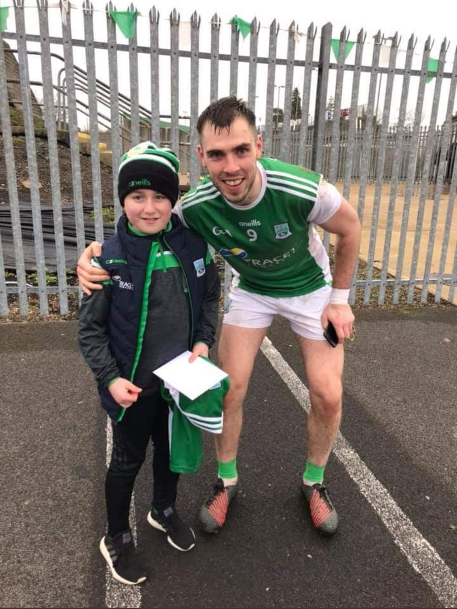 TeemoreGFC's tweet photo. Thanks to @ryanjonesy8 for his amazing kindness &amp; generosity to Ronan Fitzpatrick!

He presented Ronan with the the jersey he wore in last years Ulster Final after Ronan wrote him a letter on how well he plays for @FermanaghGAA &amp; @DgonnellyHarps

A day Ronan will never forget 😊 https://t.co/nRIDtUdGEi
