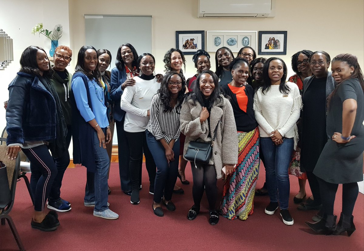 OluAdeaga's tweet photo. So the mentors #EsthersMS @jesushouseuk decided to have a #nomakeupday
We then found out that @VirginAtlantic announced that female cabin crew no longer have to wear make up.👏🏽👏🏽 They now have a choice
This tied in nicely with our session yesterday: "I Have The Power Of Choice" https://t.co/zK4mQSS0Tz